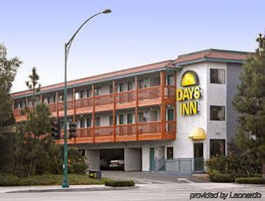 Days Inn By Wyndham Anaheim West Kültér fotó